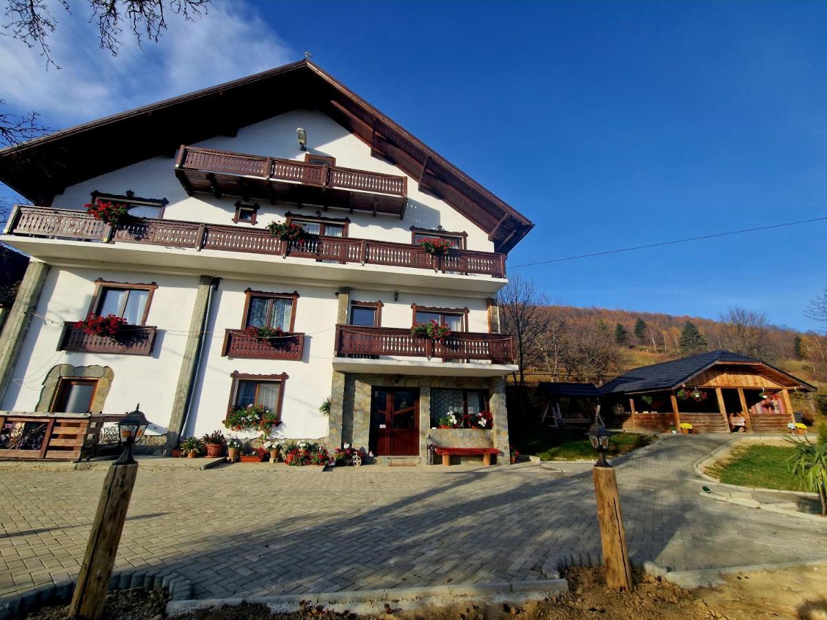 Ograda De La Munte Villa Бран Екстериор снимка