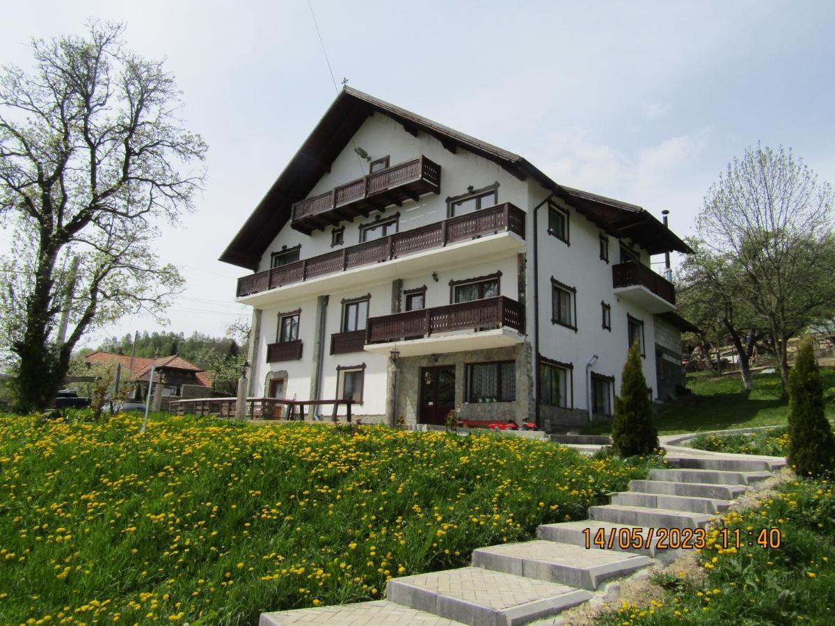Ograda De La Munte Villa Бран Екстериор снимка