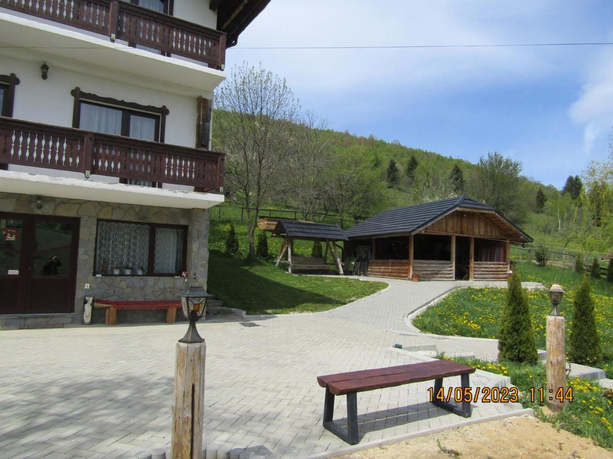 Ograda De La Munte Villa Бран Екстериор снимка